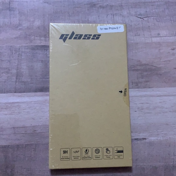 iPhone 13/iPhone 14 Tempered Glass Screen Protector [6.1 inch]-[2 Pack] - Picture 2 of 7